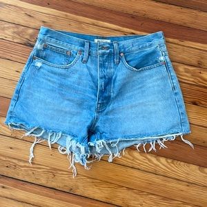 Madewell Curvy Relaxed Denim Shorts in Cedarcroft Wash 27 (read!)